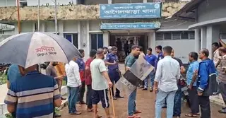 আসামির মৃত্যুর গুজবে বরিশালে থানায় হামলা, ৫ পুলিশসহ আহত ১৫